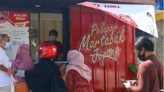 Martabak Mas Berto: Kenikmatan yang Menggigit Jiwa di Jantung Cilacap